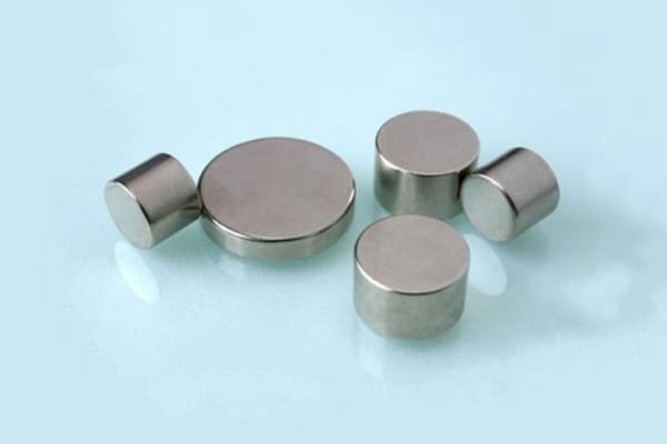 Cylinder magnets